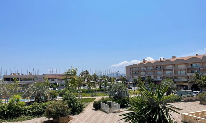 Toulon - Hyeres Apartment | Studio 2-Studio-Ensuite with Shower-Harbour view