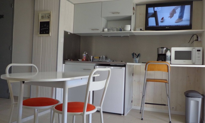 Challans Apartment | Studio 20 m² garden level