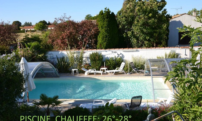 Aytre Apartment | STUDIO 26M2 -Terrace - HEATED SWIMMING POOL - 4 mn BEACH -5 mn La ROCHELLE