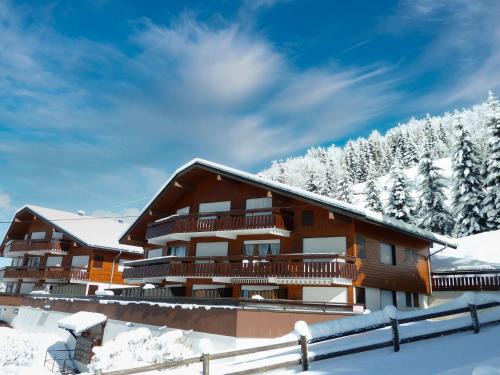 La Clusaz Apartment | Studio 3 étoiles Les Helianthes