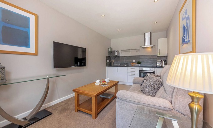 Netley Apartment | Studio 3 - Ground floor self catering fully equipped studio with patio area