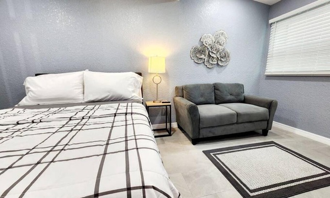 Lakeland Apartment | Studio 3!