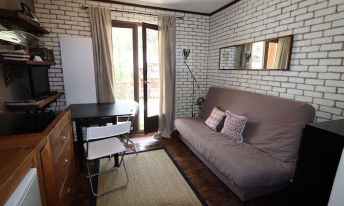 Allos Apartment | Studio 4 P -idéalement Situé Proche Centre Station