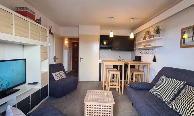 Les Angles Apartment | Studio 4 pers 22m², lake view, Close to slopes and shops, classified 2*.
