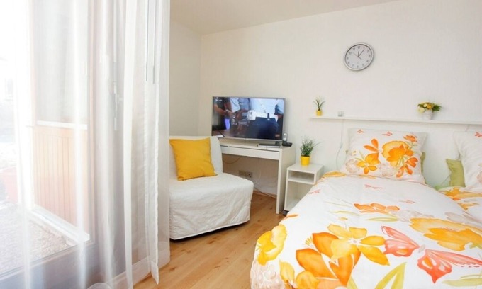 Alt-Betzenhausen Apartment | Studio '4' with Private Terrace and Wi-Fi