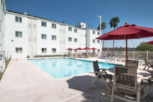 Brownsville Hotel | Studio 6-Brownsville, TX
