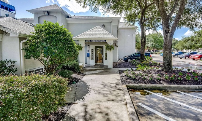 Southbelt/Ellington Hotel | Studio 6 Houston, TX - Hobby South