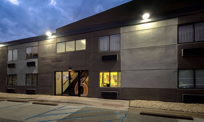 Merrillville Hotel | Studio 6 Merrillville, IN