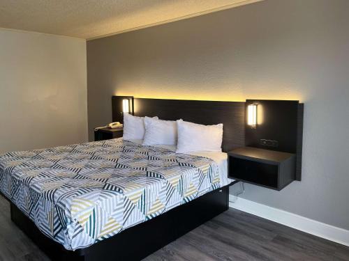 Perry Hotel | Studio 6 Suites Perry, GA