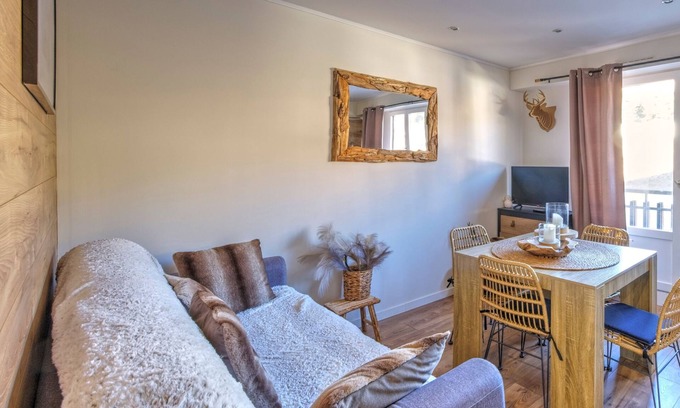Saint-Etienne-de-Tinee Apartment | Studio Auron 300 meters from the cable car