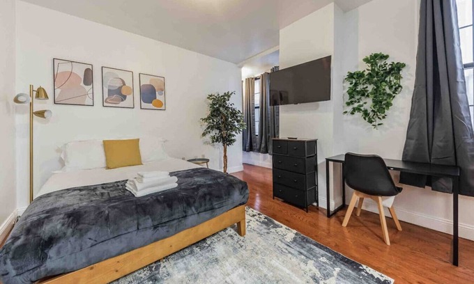 Center City Apartment | Studio Across the Street from Convention Center 2R