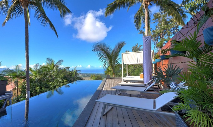 Les Avirons Apartment | Studio Ananas - Vue mer et piscine partagée