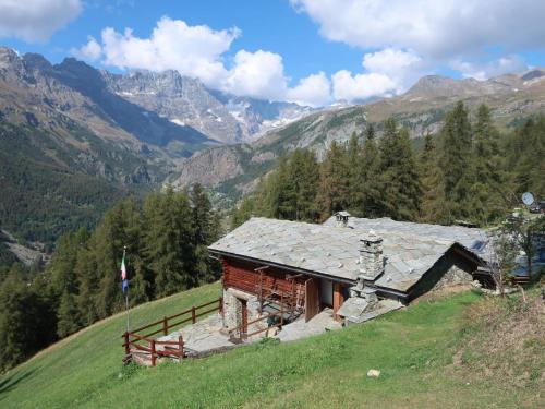 Valtournenche Apartment | Studio Ancienne Bergerie Studio 2 by Interhome