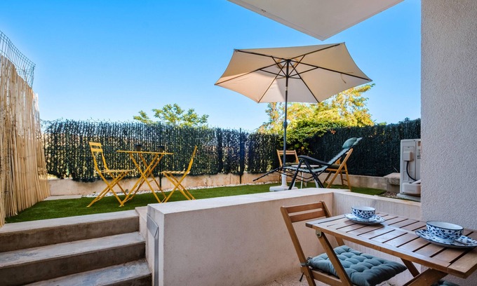 Saint-Laurent-du-Var Apartment | Studio Apartment 'Résidence Les Bastides' with Mountain View, Shared Pool and Air Conditioning