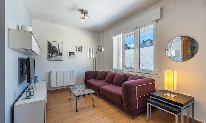 Pradollano Apartment | Studio "Apartamento Candela" with Mountain View & Wi-Fi