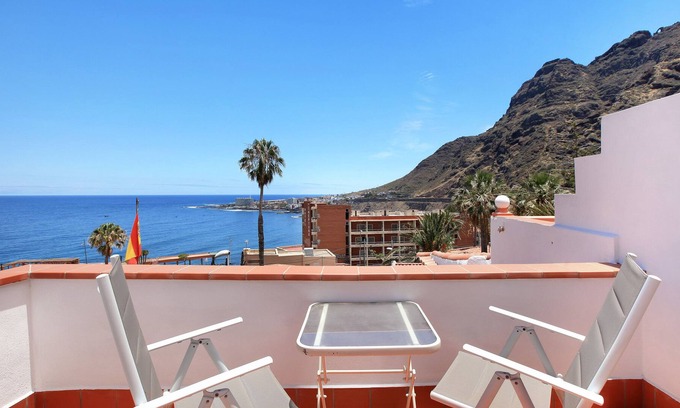 Bajamar Apartment | Studio Apartment Estudio vistas Bajamar close to the Beach with Sea View