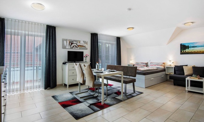 Ihrlerstein Apartment | Studio Apartment 'Mia' with Mountain View, Balcony and Wi-Fi