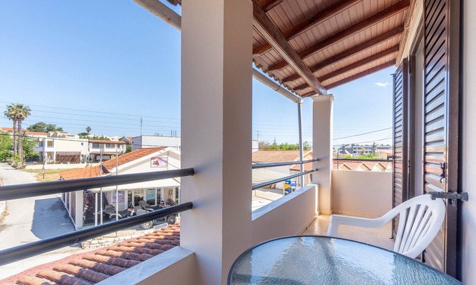 Sidari Apartment | Studio Apartment "Nicolas Melitsa 7" near the Beach with Shared Terrace & Wi-Fi