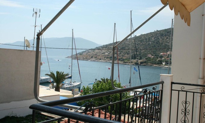 Agia Efimia Apartment | Studio Apartment 'Pelagia's 3' with Sea View, Wi-Fi and Air Conditioning