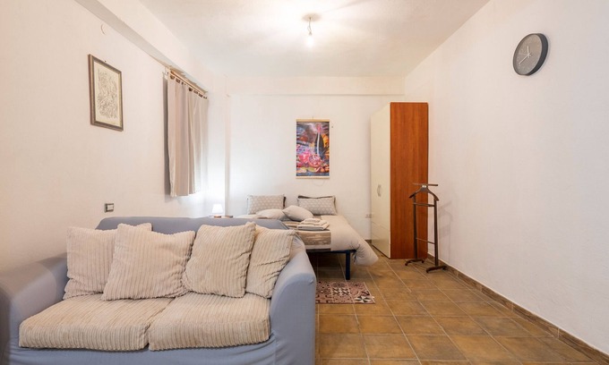 Jerzu Apartment | Studio Apartment 'Peter's Home' with Wi-Fi and Air Conditioning