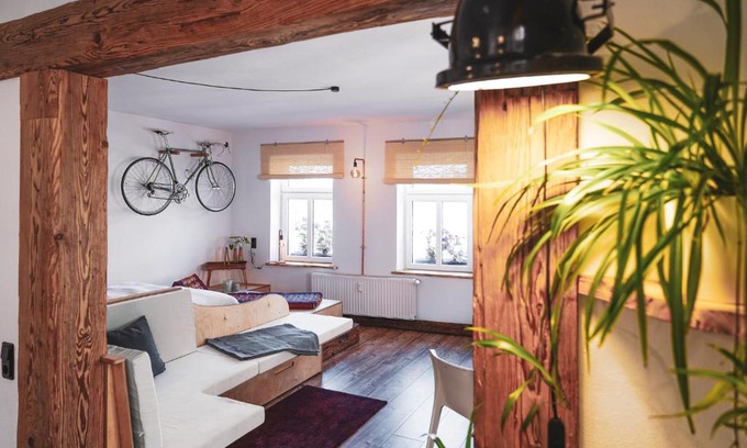Zittau Apartment | Studio Apartment zur alten Post, 48qm Individualapartment mit Blick über Zittaus Altstadt, Ferienwohnung im Altstadtkern umrandet vom Zittauer Gebirge