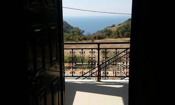 Dhrakata House | Studio Apartments a Breath Away From Myrtos by Prime