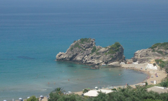 Parelia Apartment | Studio Apartments With Swimming Pool and sea View - Pelekas Beach