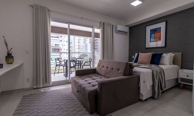Consolacao House | Studio at Augusta st | 200mbps | garage | pool