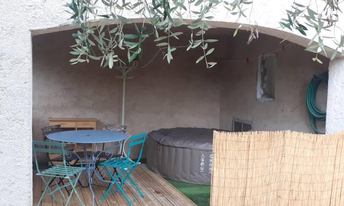 Le Tignet Apartment | studio bas de villa, jardin et spa (été seulement)