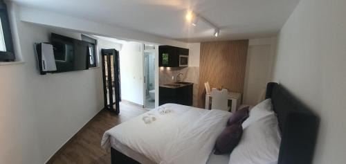 Lepetane Apartment | Studio By The Sea 2