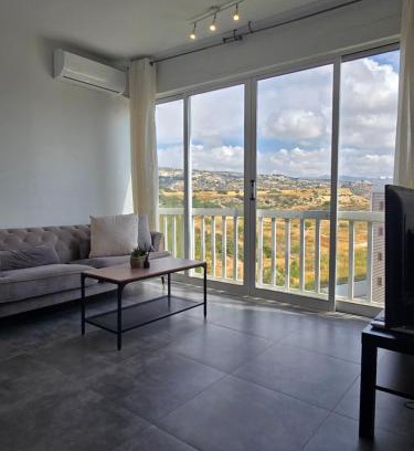 Agios Tychon Apartment | Studio by The Sea