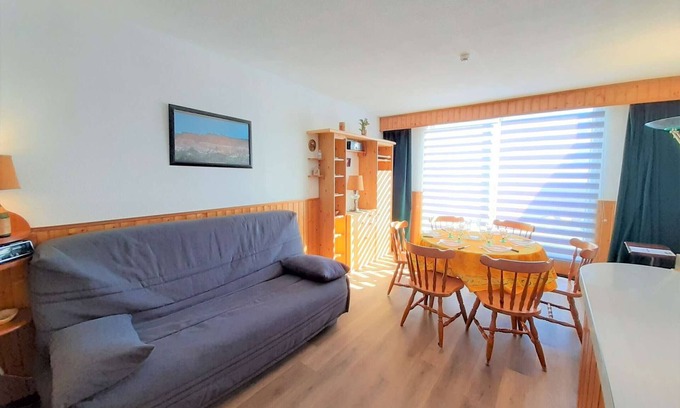 Piau Engaly Apartment | Studio cabin for 6 in Piau-Engaly with balcony and slopes view
