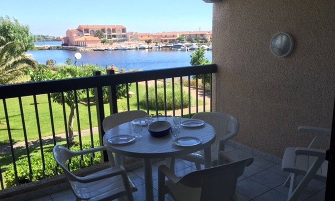 Le Barcares Apartment | Studio cabin for 4 with pool & parking in Port Barcarès