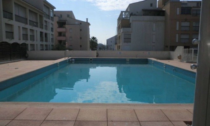 Agde Apartment | STUDIO CABIN SLEEPS 4 PARKING AIR CONDITIONING ELEVATOR BALCONY SWIMMING POOL GOOD LOCATION