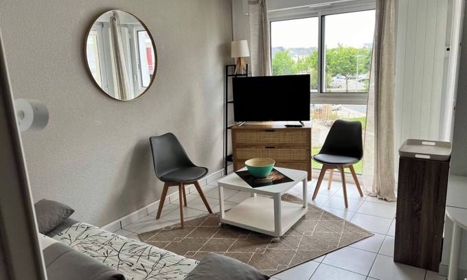 Pornichet Apartment | Studio Cabin, south-facing balcony and parking, 23m2, 10min beach and town center