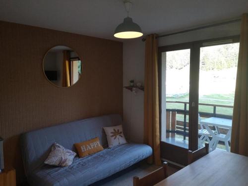 Laveissiere Apartment | Studio cabine avec balcon sud-est au Lioran - FR-1-787-100