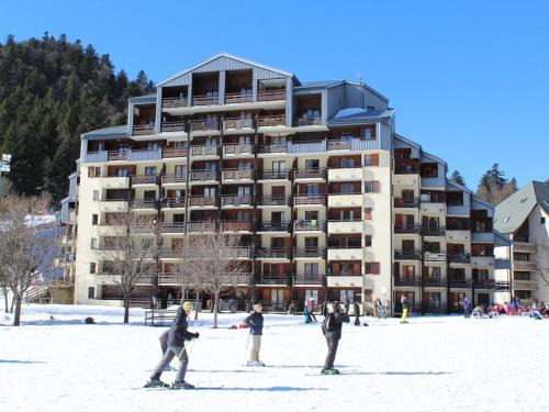 Laveissiere Apartment | Studio-cabine confortable à Le Lioran, proche pistes et commerces - FR-1-787-92