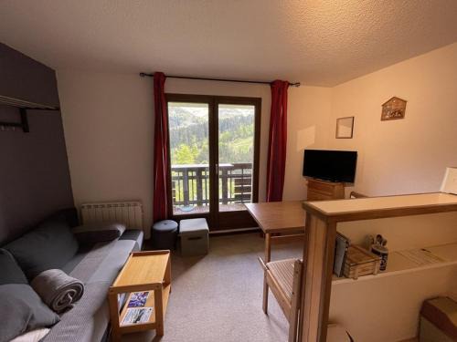 Laveissiere Apartment | Studio cabine cosy au pied des pistes, animaux acceptés - FR-1-787-9