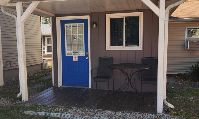 Monticello Apartment | Studio Cabins - Delightful studio cabins located at Outrigger Resort sleep 4! 1/4 mile away from Indiana Beach Amusement Park. These cabins have options featuring two (2) queen beds OR one (1) queen and one (1) futon. 350-450 square feet. All studio