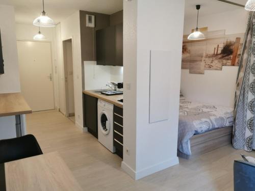 Saint-Pierre-du-Mont Apartment | Studio calme avec parking