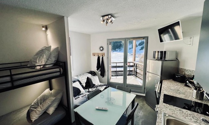 Laveissiere Apartment | STUDIO CENTRE STATION - REFAIT A NEUF 4 PERSONNES