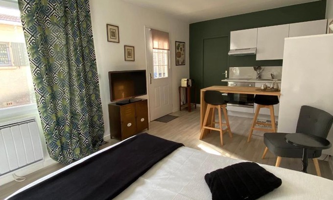 Malbosc Apartment | Studio climatisé dans un ancien domaine viticole