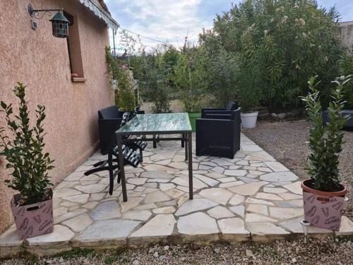 Peymeinade Apartment | Studio climatisé dans villa calme à 15km de Cannes