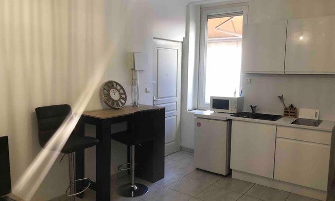 Cadereau Apartment | Studio climatisé jardin de la fontaine