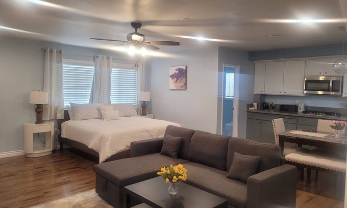 Stanton Apartment | STUDIO COMFORT