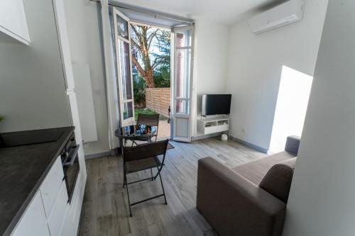 Venissieux Apartment | Studio cosy avec jardin privatif proche transport