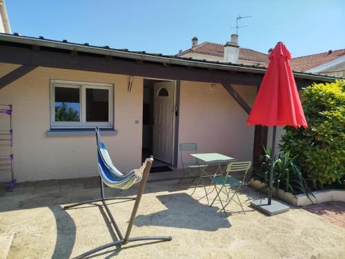 Chalons-en-Champagne Apartment | Studio Cosy 15 m2 au fond du jardin