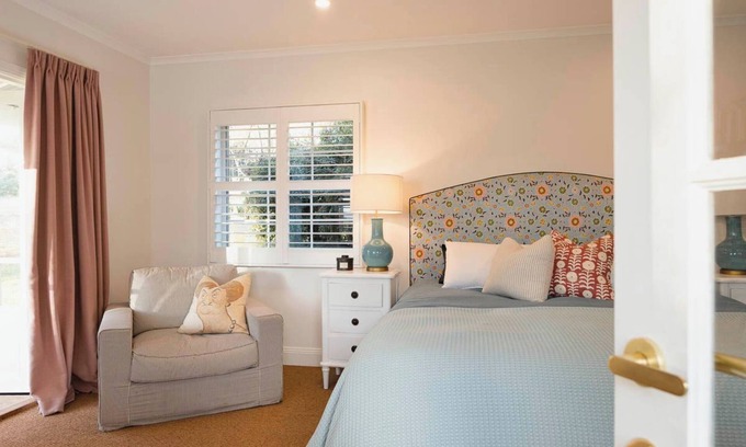 Stanley Apartment | Studio cottage on a Peony Farm in the Victorian Alps