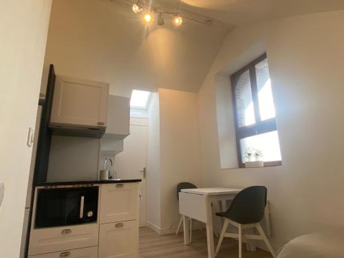 Bonnelles Apartment | Studio dans les écuries du chateau