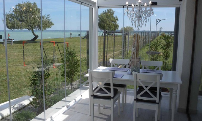 Siofok-Szabadifurdo Apartment | Studio directly on the beach